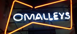 Letreiro do Pub O'malleys