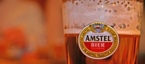 Copo da cerveja Amstel