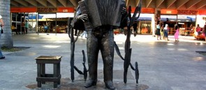 Estatua feira de sao cristovao