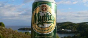 Lata da cerveja Mythos