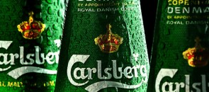 Garrafas da cerveja Carlsberg
