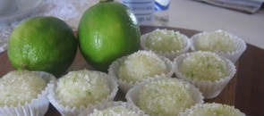 Brigadeiro de caipirinha com cachaça e limões