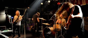 Banda Red Fang fazendo show