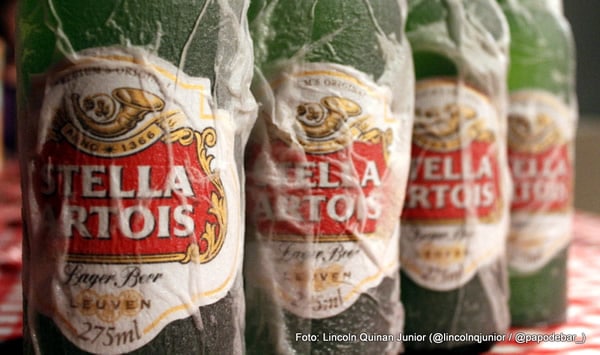 Garrafas da cerveja Stella Artois