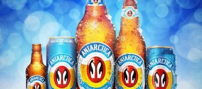 Garrafas da cerveja Antarctica
