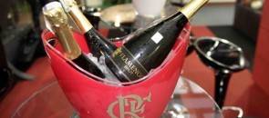 Balde com vinhos do Flamengo