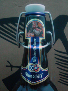 Rótulo superior da cerveja Paulaner Hacker Pschorr