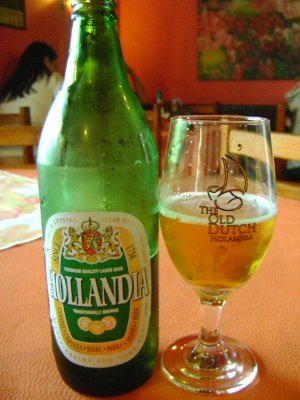 Garrafa e copo da cerveja holandia