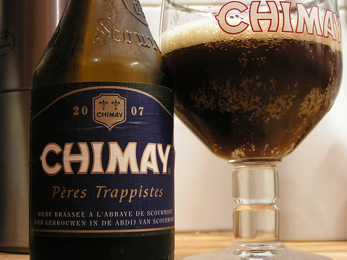 Garrafa e copo da Chimay Blue