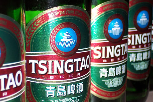 Garrafas da cerveja Tsingtao