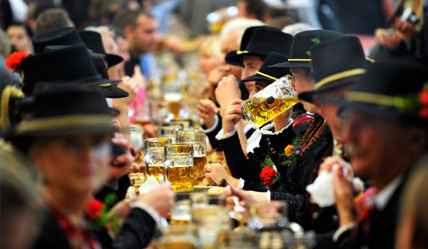 Festa a fantasia ou Oktoberfest?