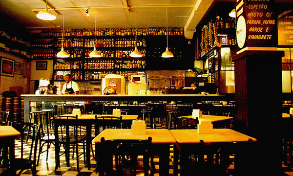 Interior de um boteco