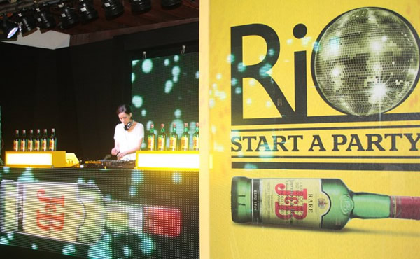 Rio Start a Party