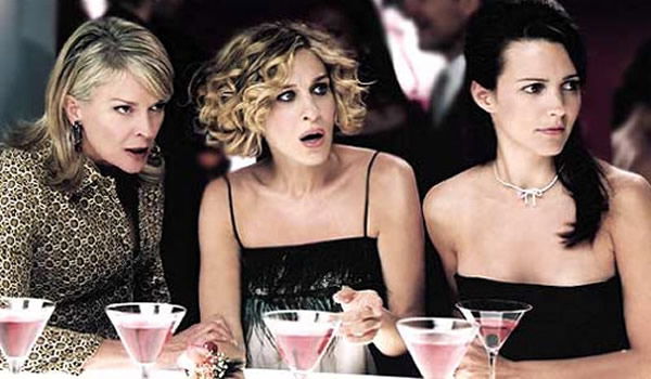 Atrizes do seriado Sex and The City bebendo Cosmopolitan