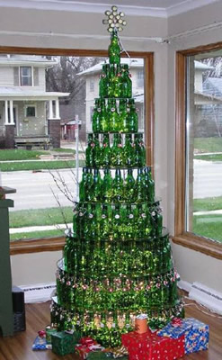 Árvore de natal com garrafas de cerveja