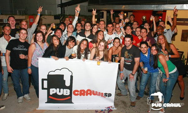 Galera no Pub Crawl SP