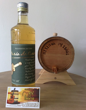 Garrafa da cachaça Maria da Cruz