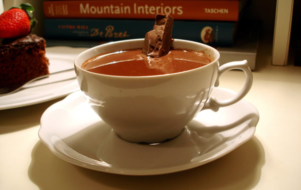 Xícara de chocolate quente