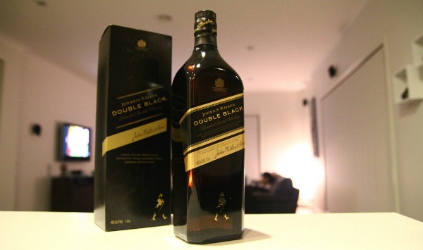 Garrafa e Caixa Johnnie Walker Double Black