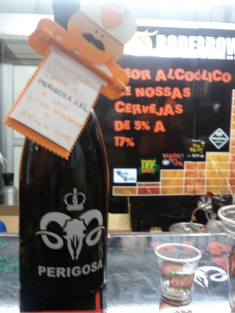 Garrafa da cerveja Perigosa