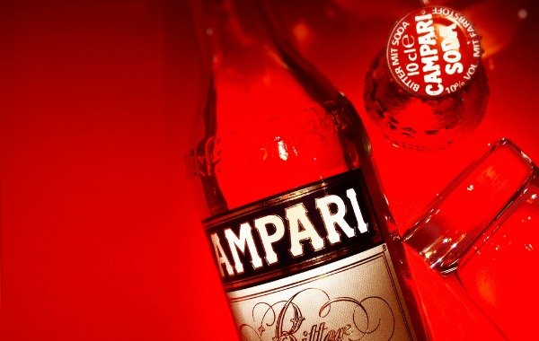 Garrafa e tampinha de Campari