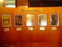 Placa da entrada do Museu da Cerveja