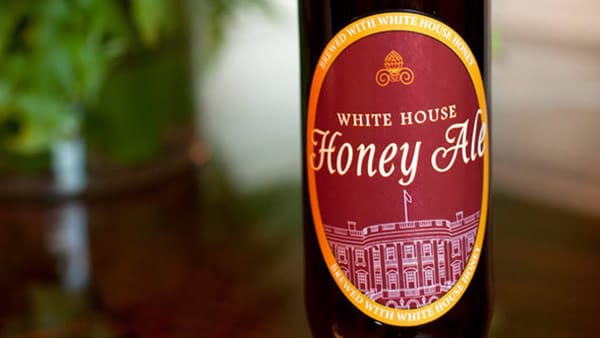 Garrafa da cerveja White House Honey Ale