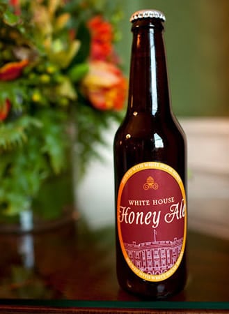 Garrafa da cerveja White House Honey Ale