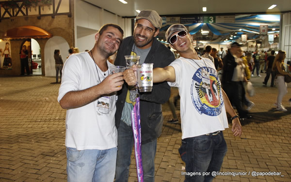 Daniel, Lincoln e Dulcetti representando o PdB na Oktoberfest