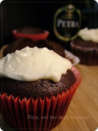 Cupcake com um copo de cerveja