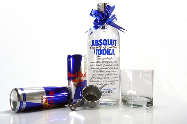 Garrafa de Absolut com Red Bull