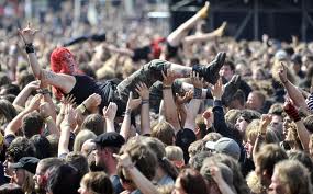 sobreviver a festivais de música bebendo