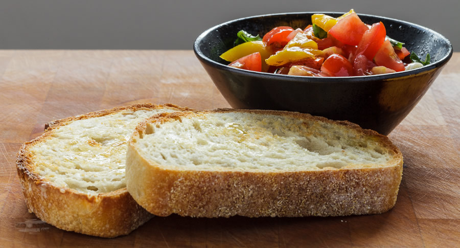 Preparando uma Bruschetta