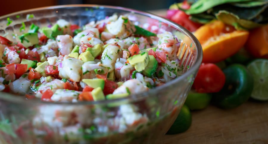 Tigela de ceviche com camarão