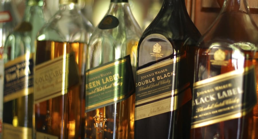 Johnnie Walker é a top entre as 5 bebidas destiladas mais valiosas do mundo