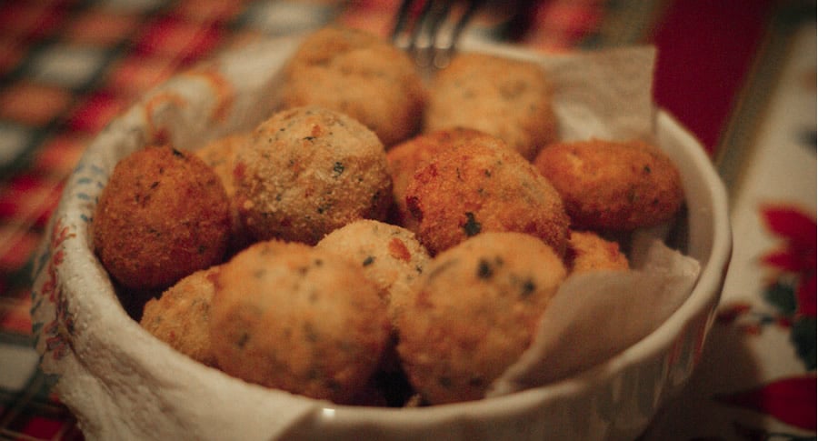 Porção de bolinho de bacalhau