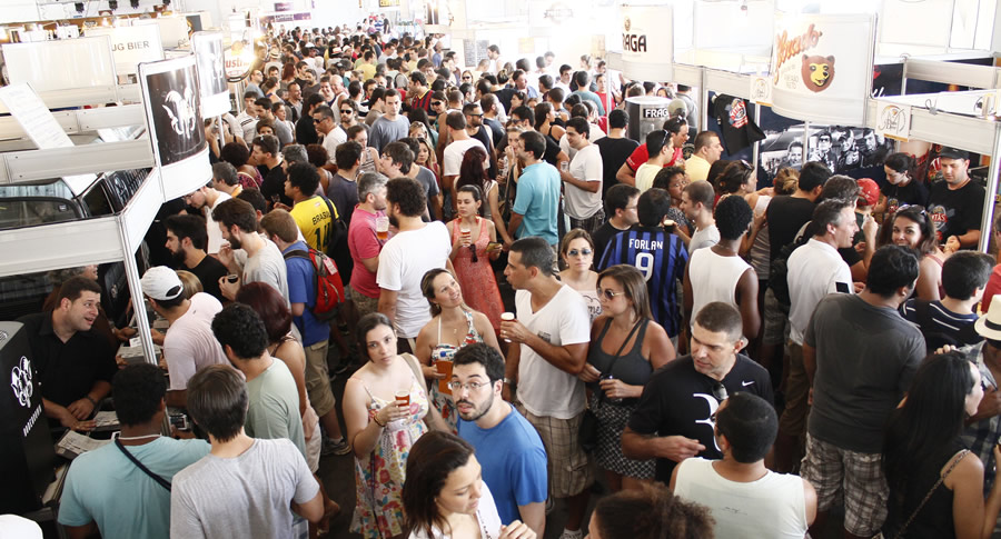 Galera no evento Mondial de La Bière 2013