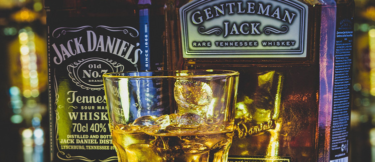 Garrafas de Jack Daniel's e Gentleman Jack