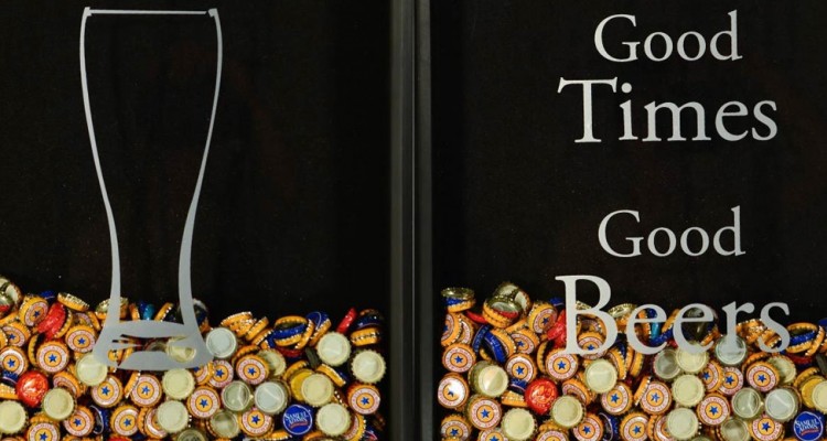 Thumb do artigo Beer Cap Collector Shadow Box