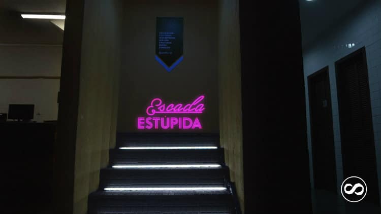 escada estupida