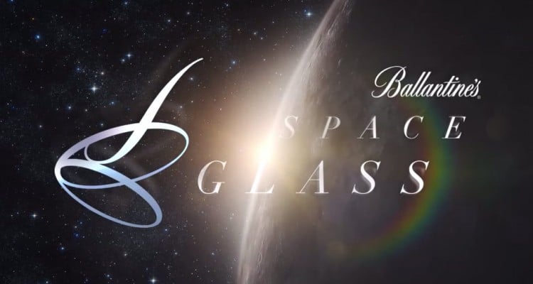 Thumb do artigo Ballantine’s lança copo para beber whisky no espaço