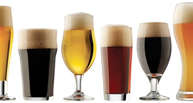 Thumb do artigo Copos de cerveja, por que beber no copo certo?