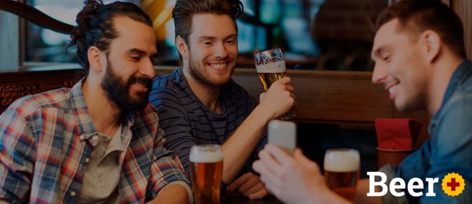 amigos bebendo cerveja com beer plus