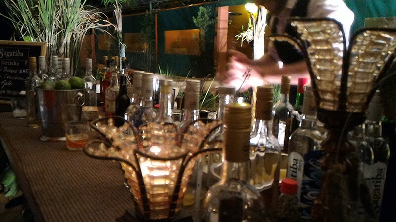 mesa de drinks