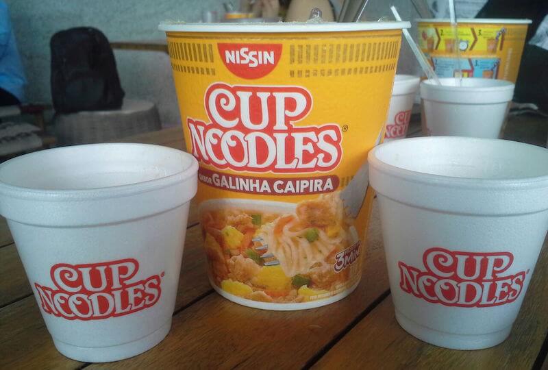 embalagem do cup noodles