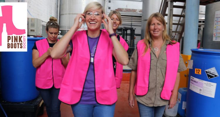 Thumb do artigo De mulher para mulher, Pink Boots Society