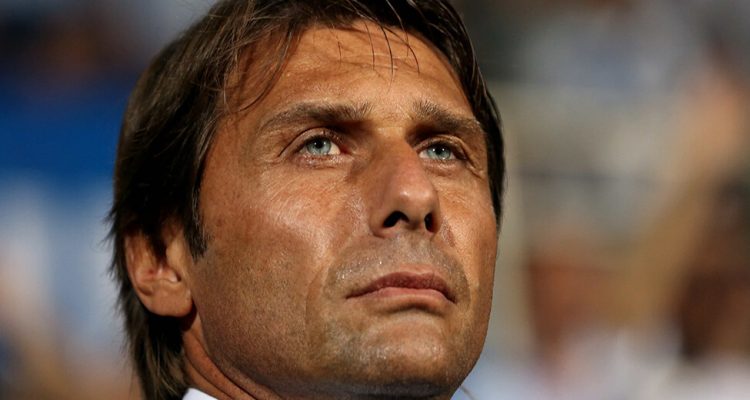 Thumb do artigo Técnico do Chelsea, Antonio Conte, sabe usar uma cerveja