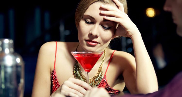 Thumb do artigo Sobre a “bebida secreta” para mulheres que suspeitarem de encontros do Tinder