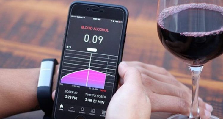 Thumb do artigo Smartband Proof, uma pulseira que mede o álcool no seu sangue