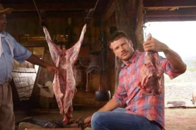 rodrigo hilbert cortando carne